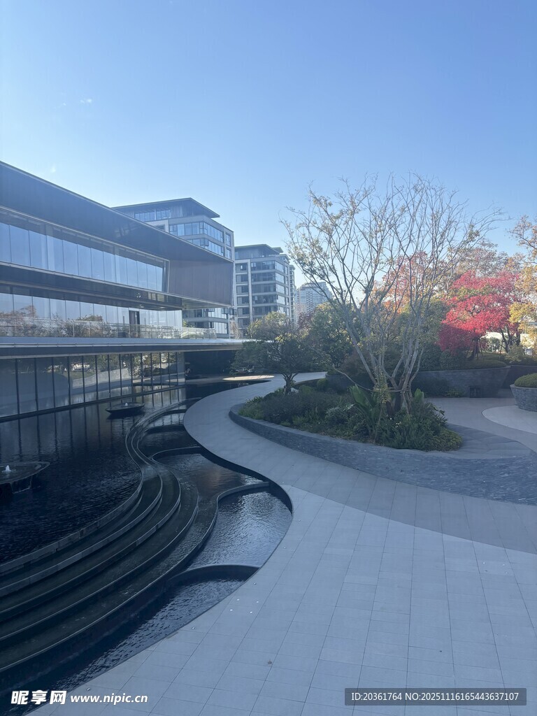 现代园区景观步道