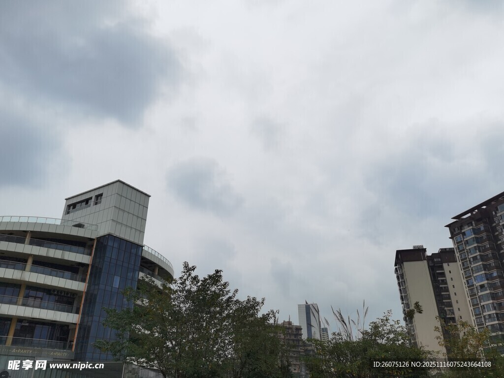 城市建筑与天空景观