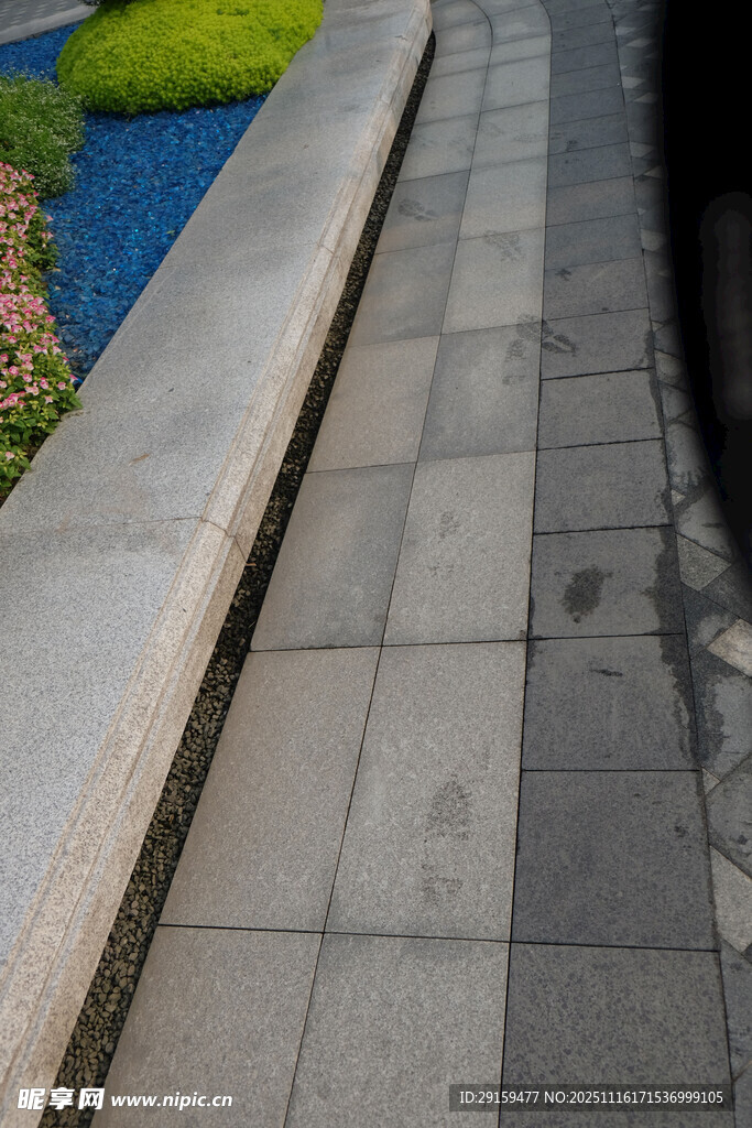 户外石板人行道景观