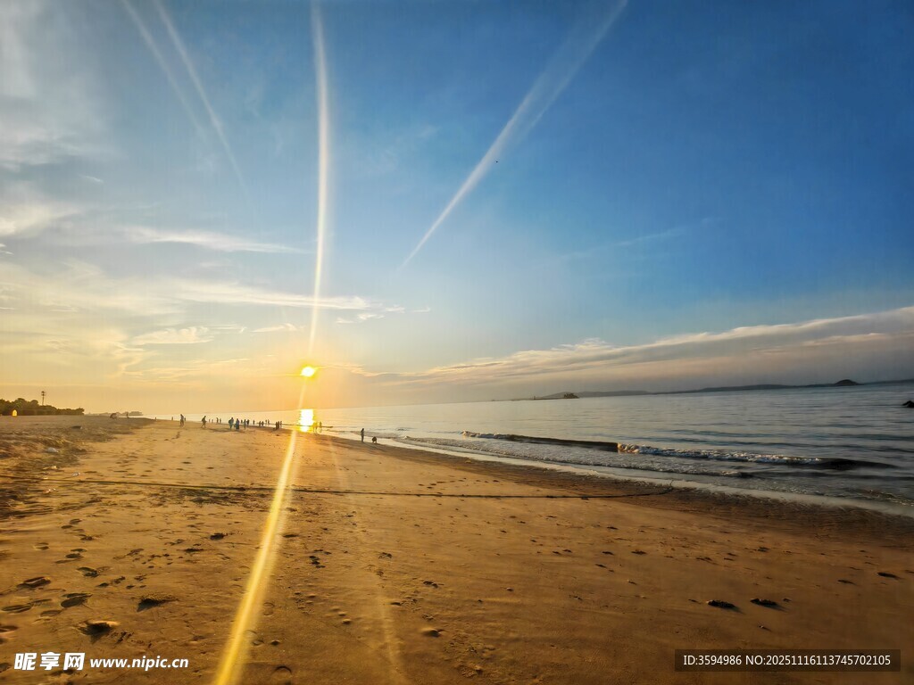 海滩日出美景