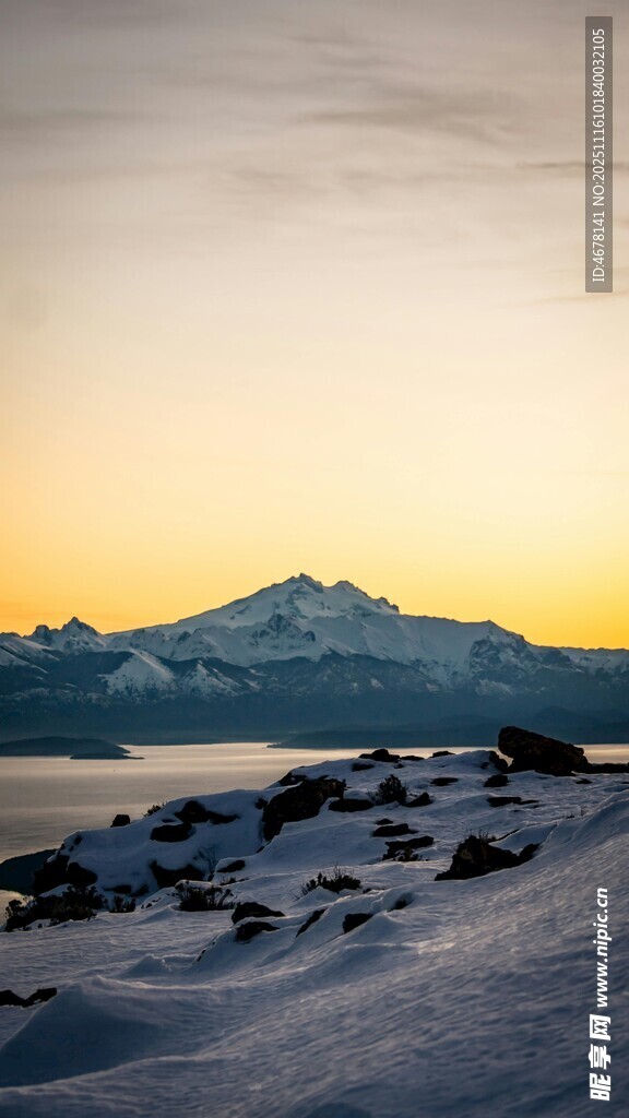 雪山黄昏美景