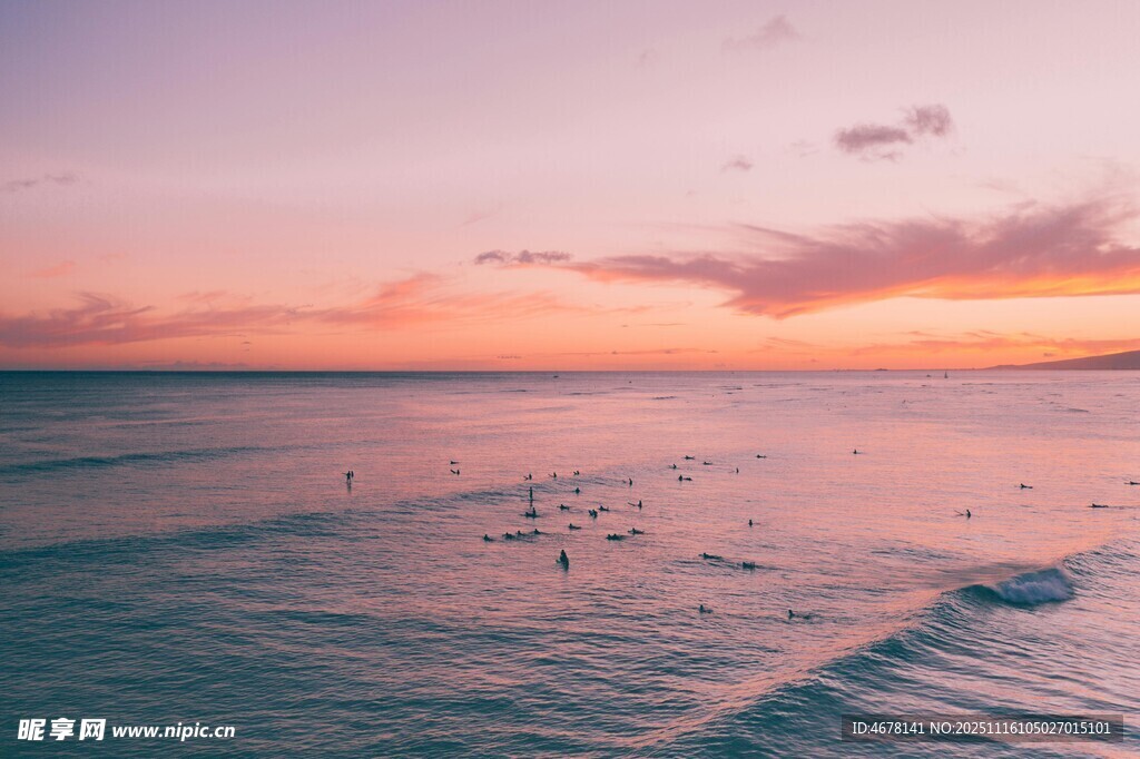 海边日落时分的美丽景致