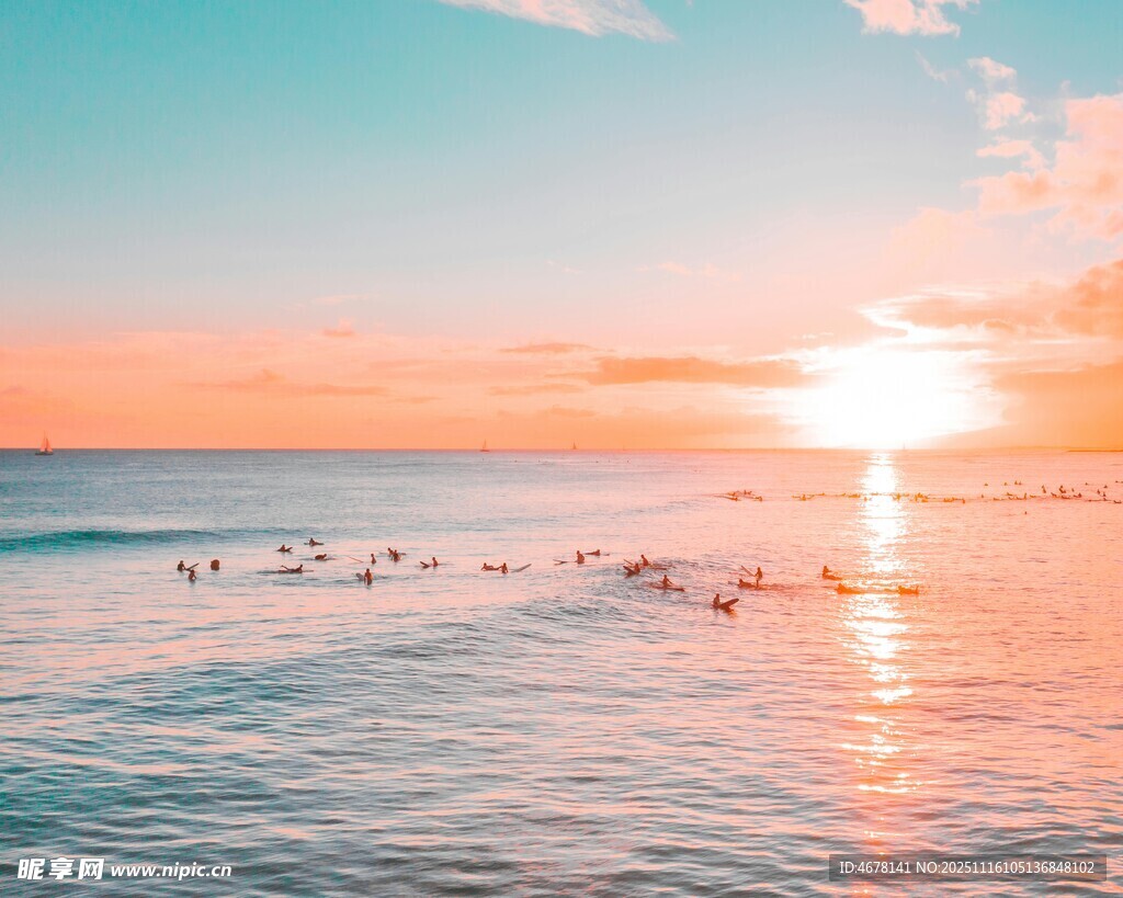 海边日落时分的唯美景象
