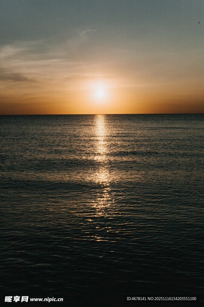 海上日落美景