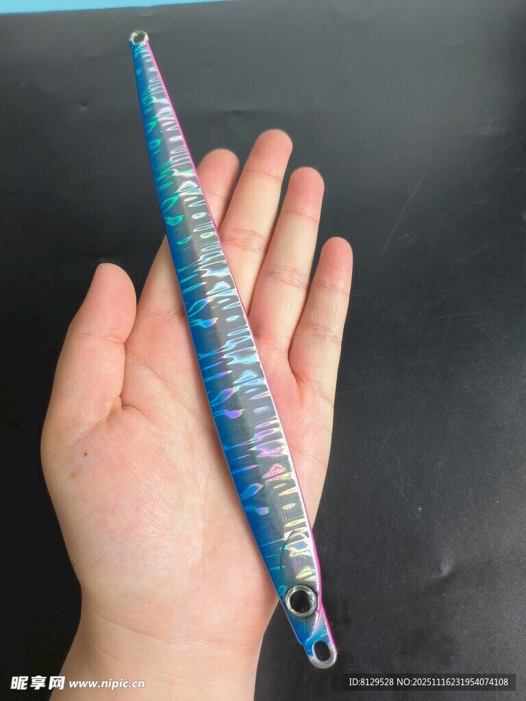 手托炫彩金属路亚饵