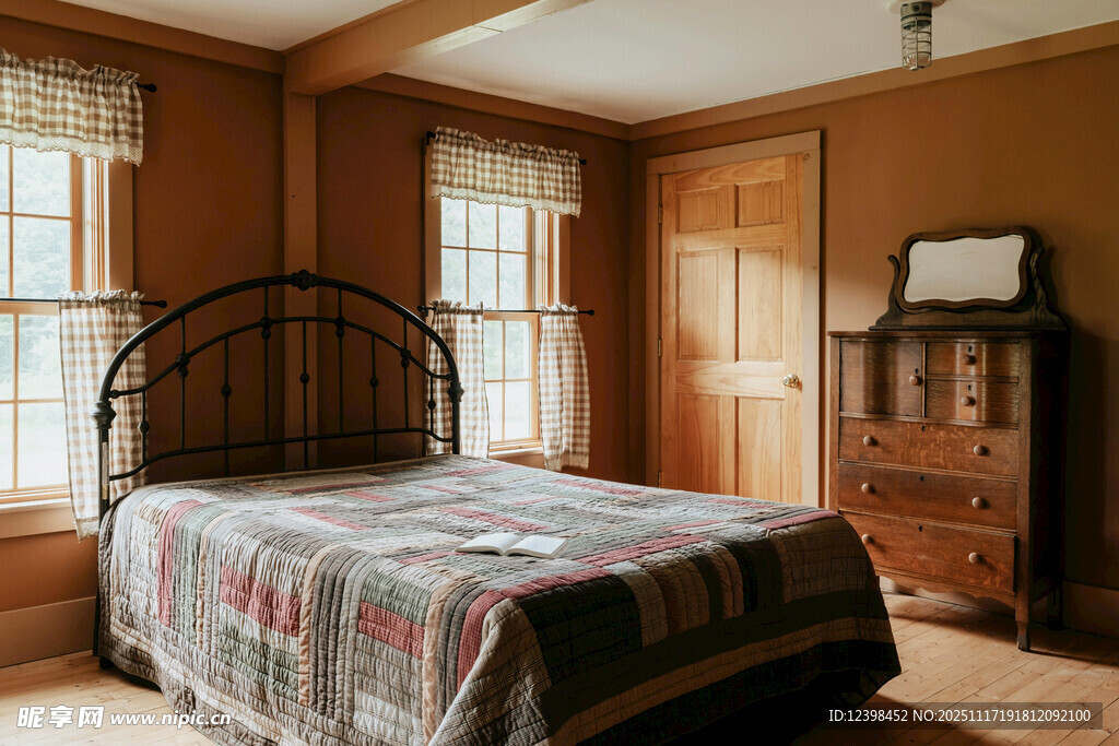 复古木质卧室温馨床铺