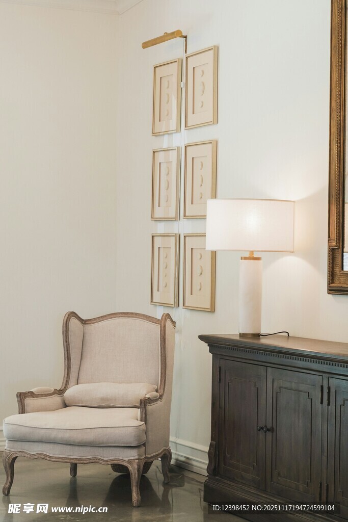 简约客厅一角的优雅家具