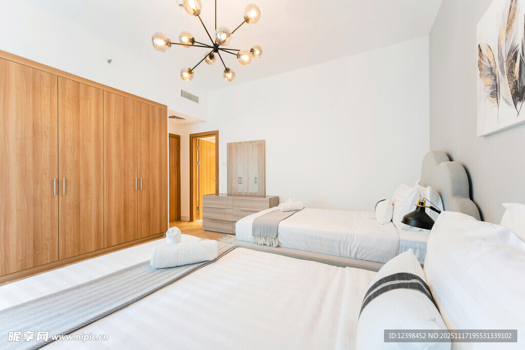 现代简约风格温馨卧室