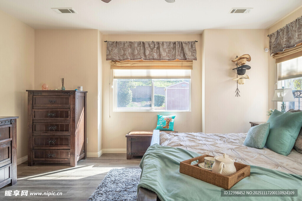 温馨舒适的卧室室内场景