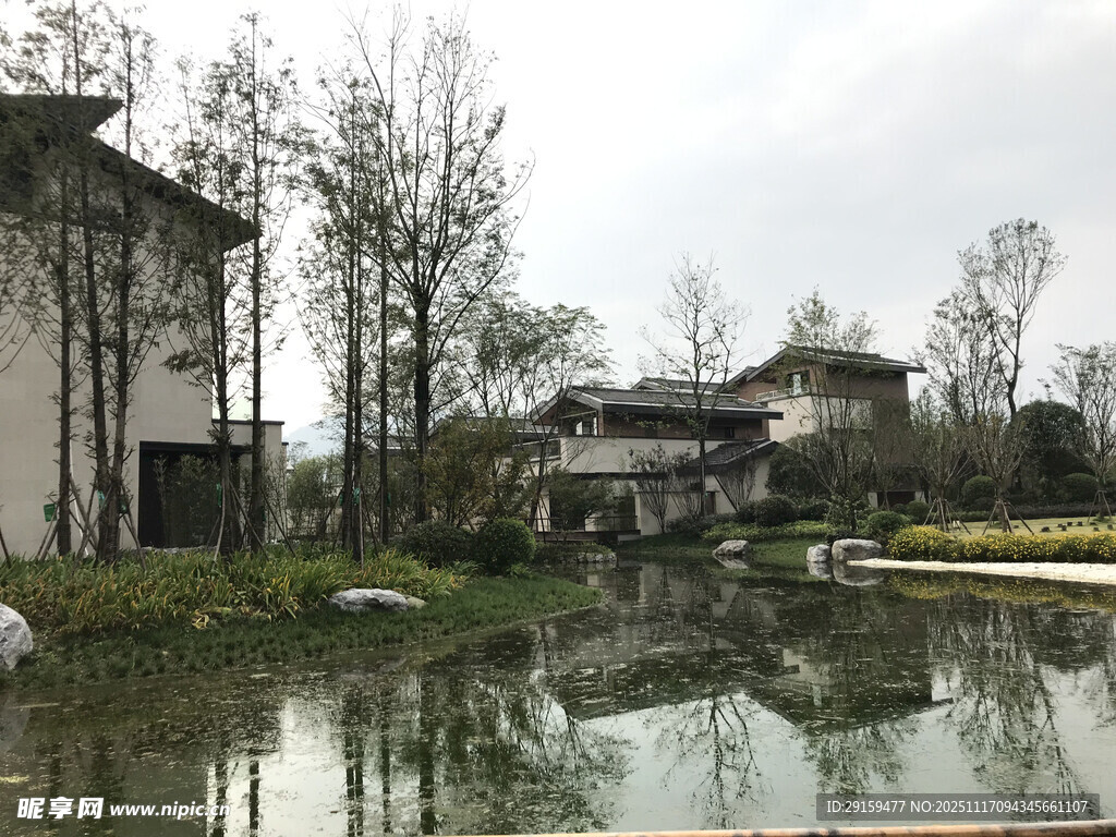 湖畔建筑景观静谧之美