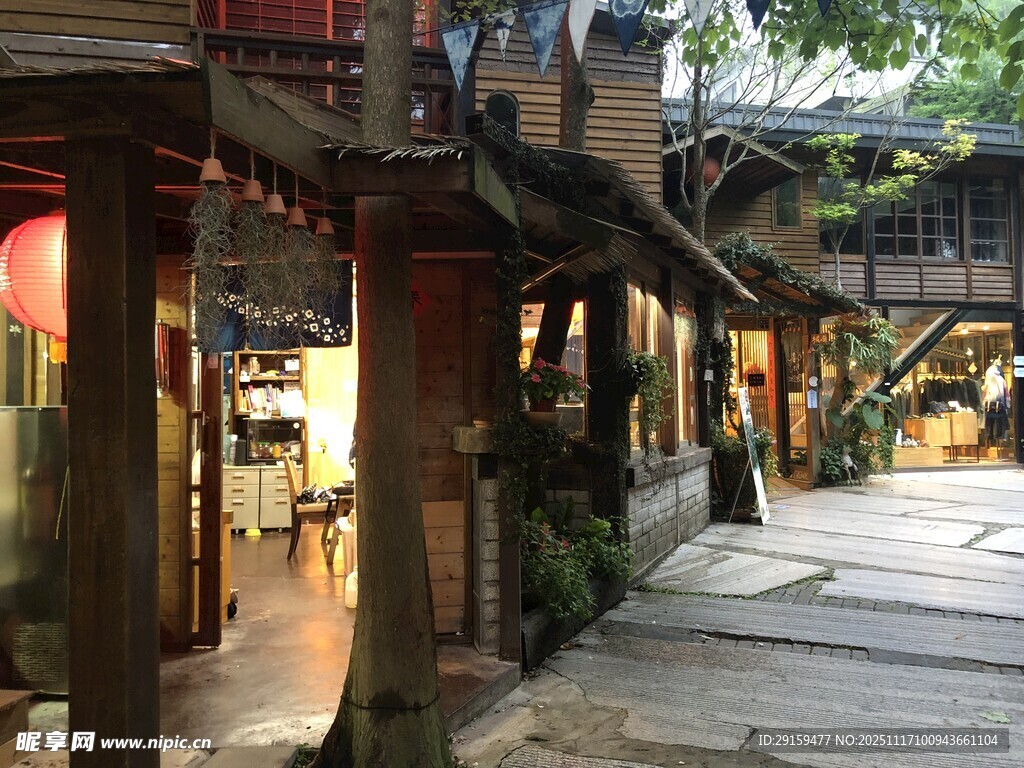 古色古香的特色街道商铺