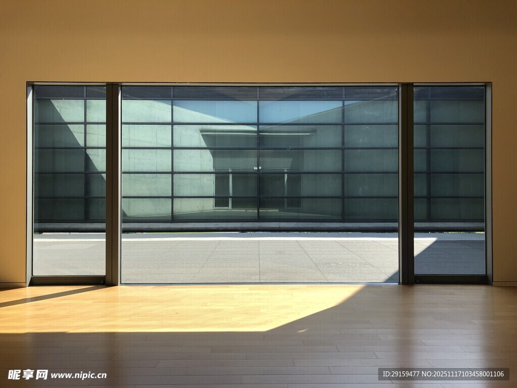 现代简约风格玻璃推拉门