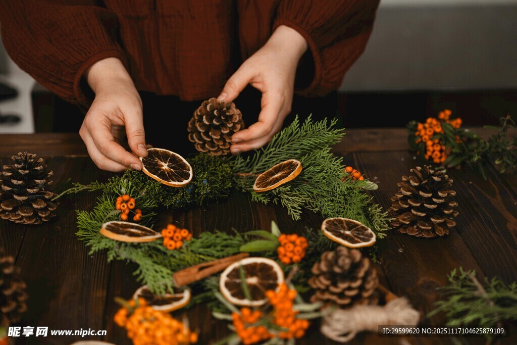 手工制作圣诞花环