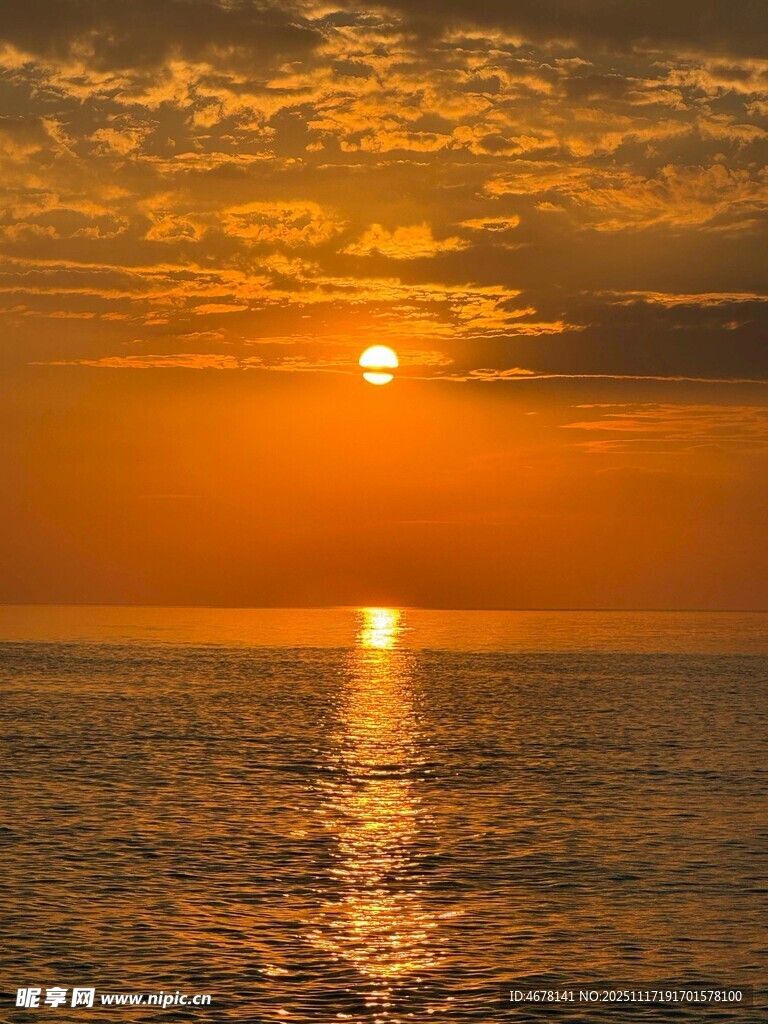 海上壮丽日落美景