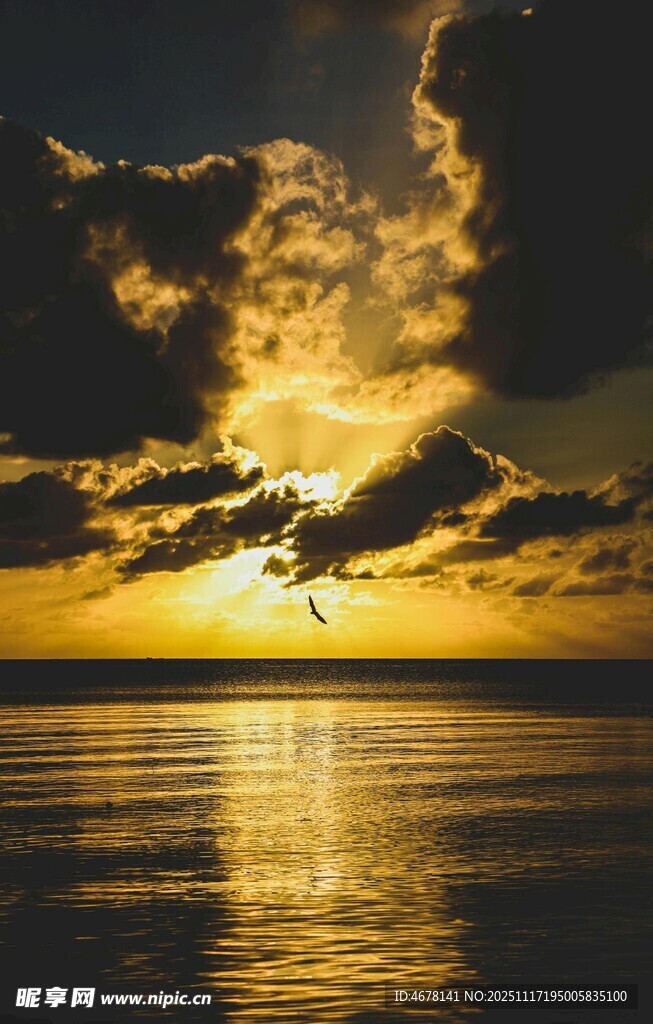 海上日落美景