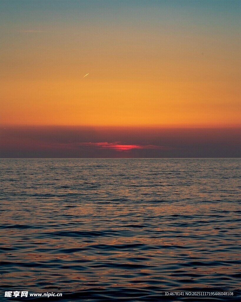 海上绝美日落景观