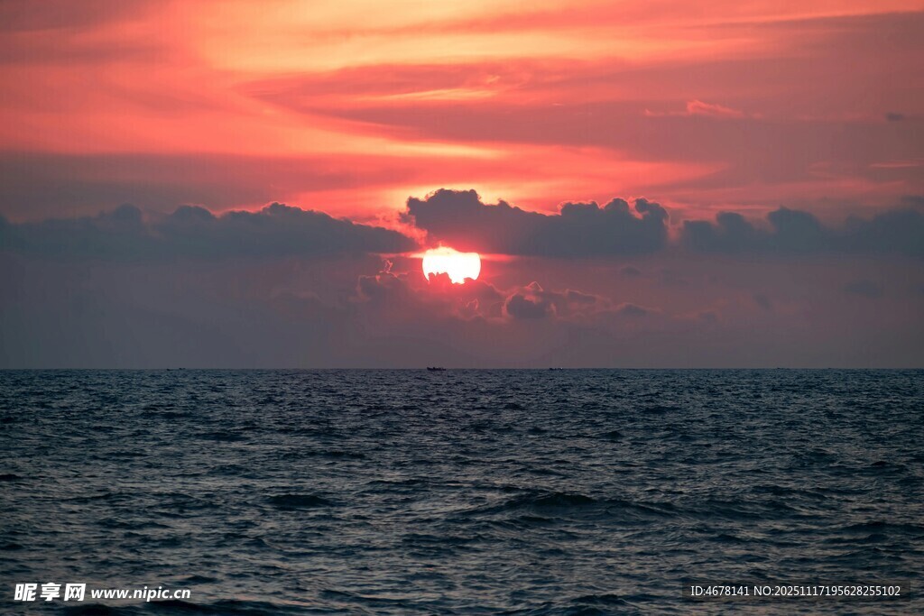 海上日落美景