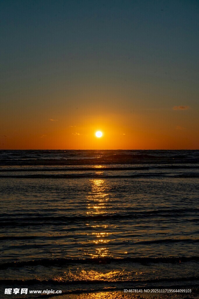 海上日落美景