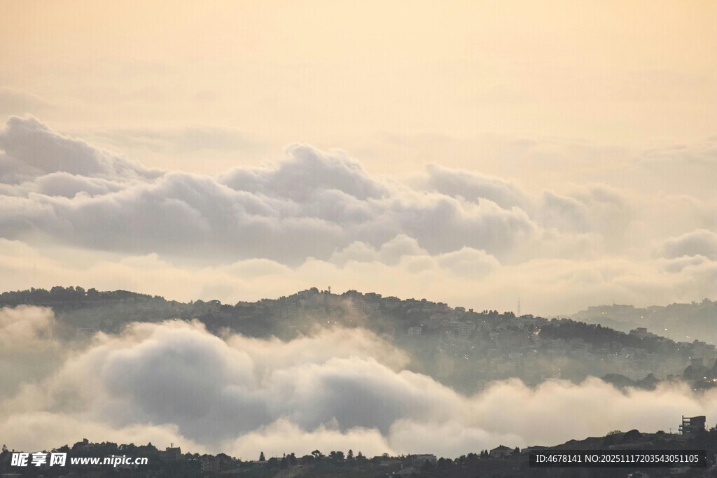 山间云海日出美景