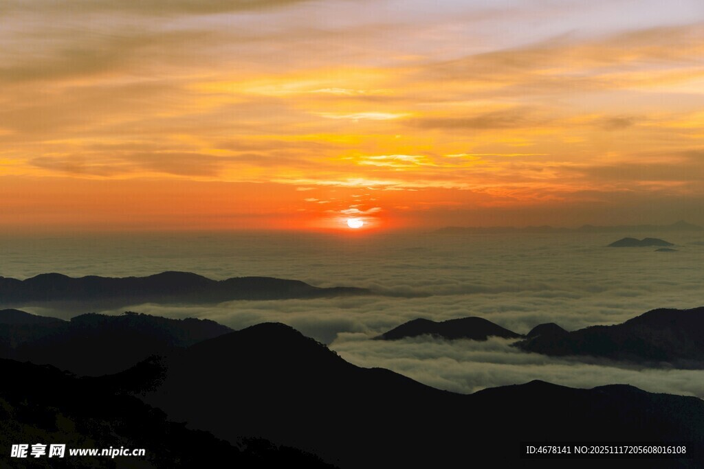山间壮丽日出美景
