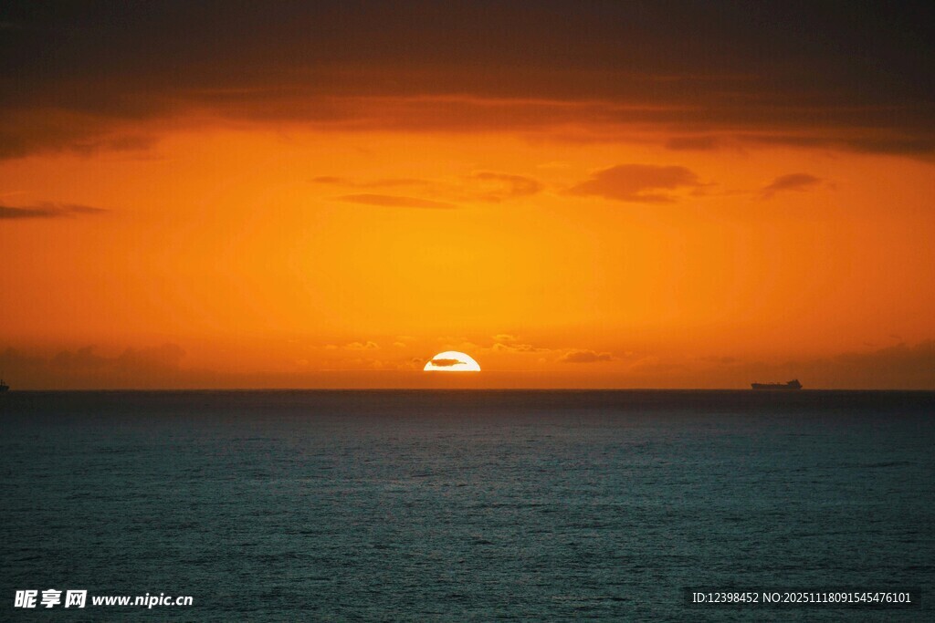 海上日落美景