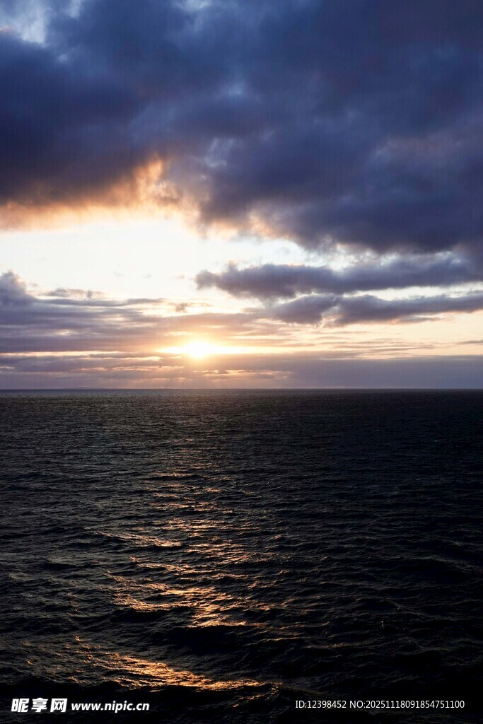 海上日落美景