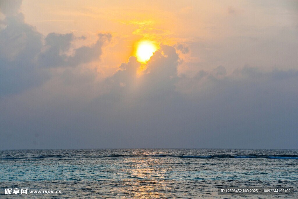海上日出美景