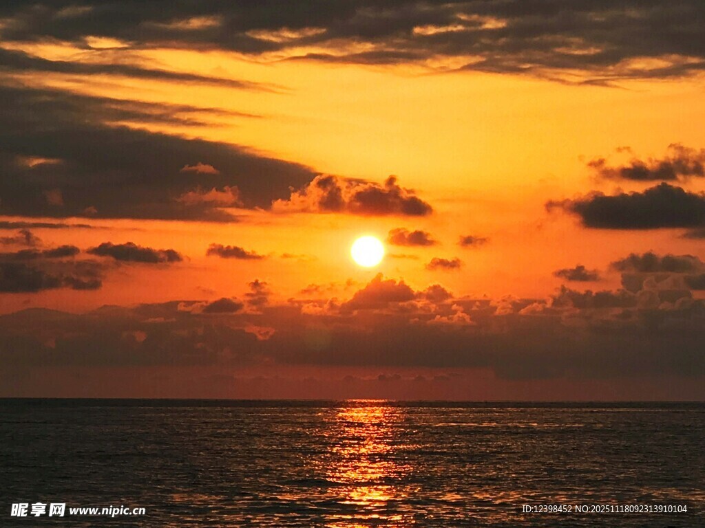 海上日落美景
