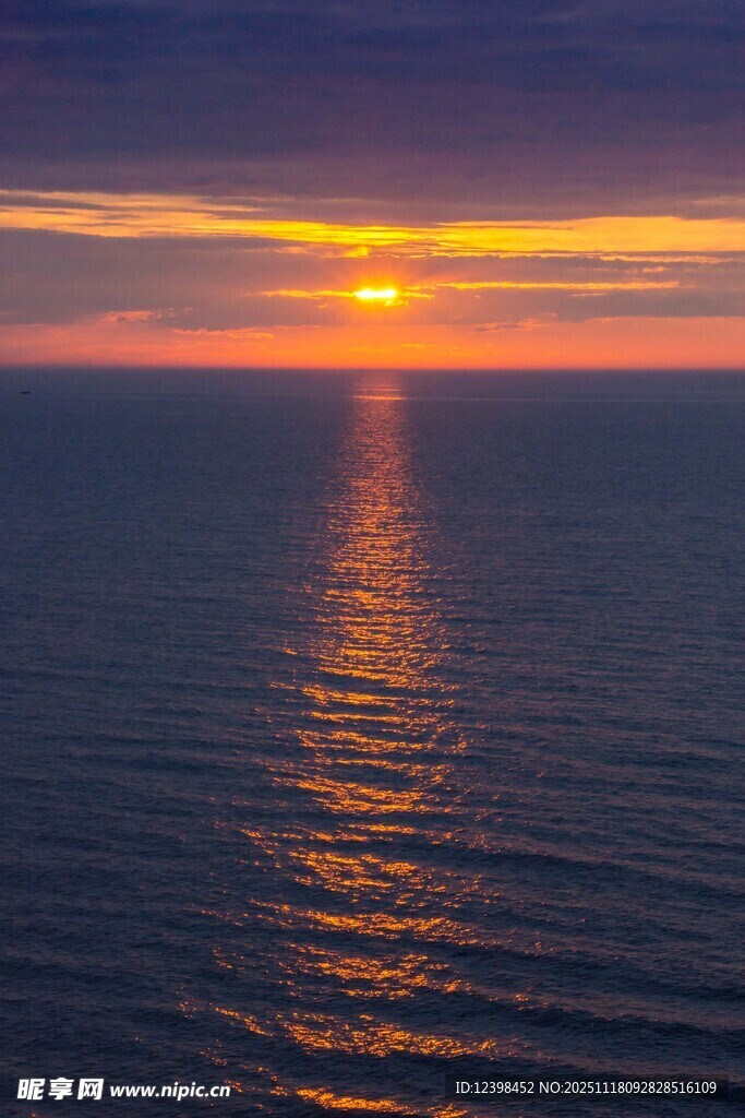 海上日落美景