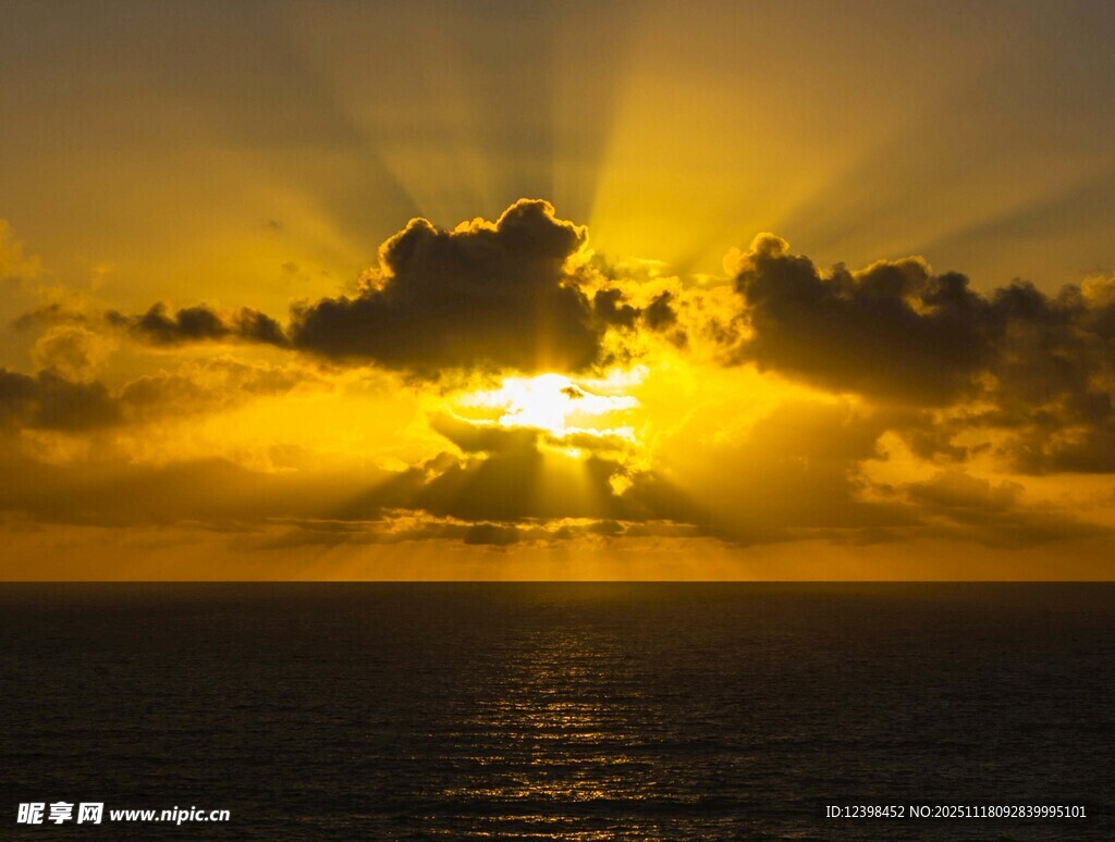 海上日出美景
