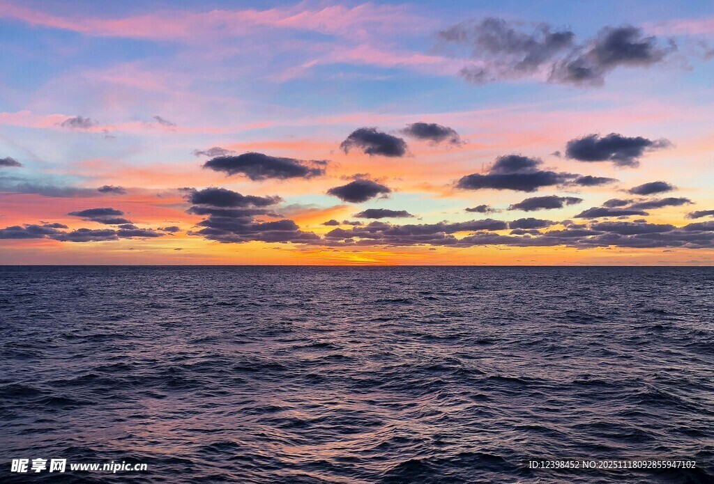 海上绝美日落天空景色