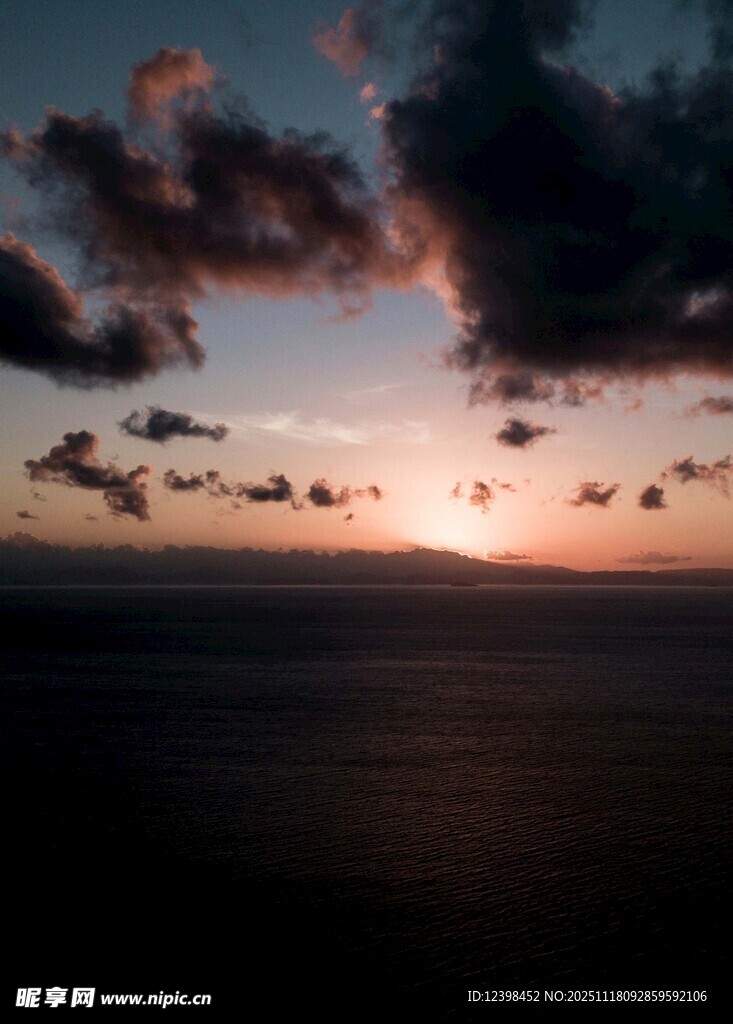 海上日落美景