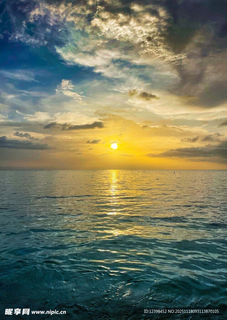 海上日落美景
