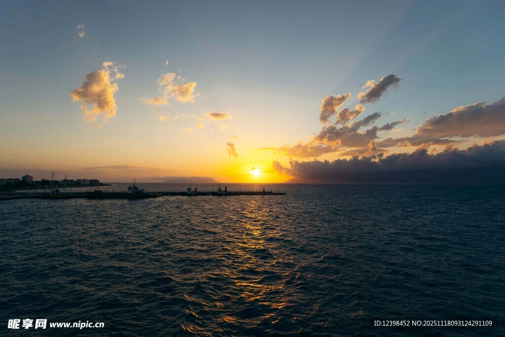 海上日落美景