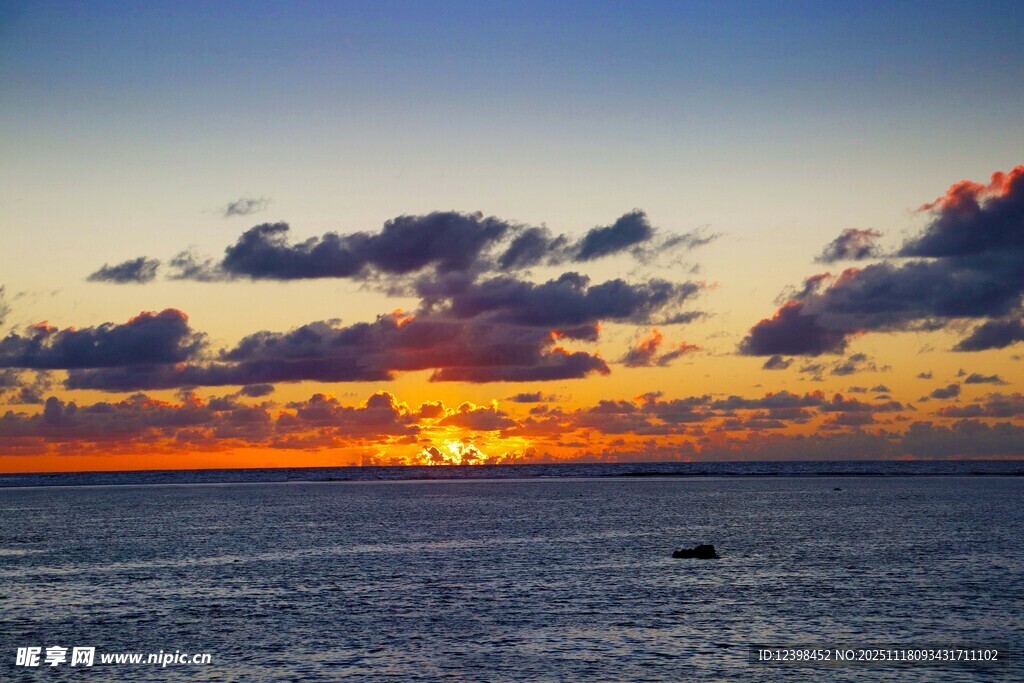 海上日落美景