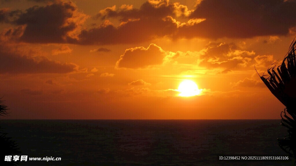 海上壮丽日落美景