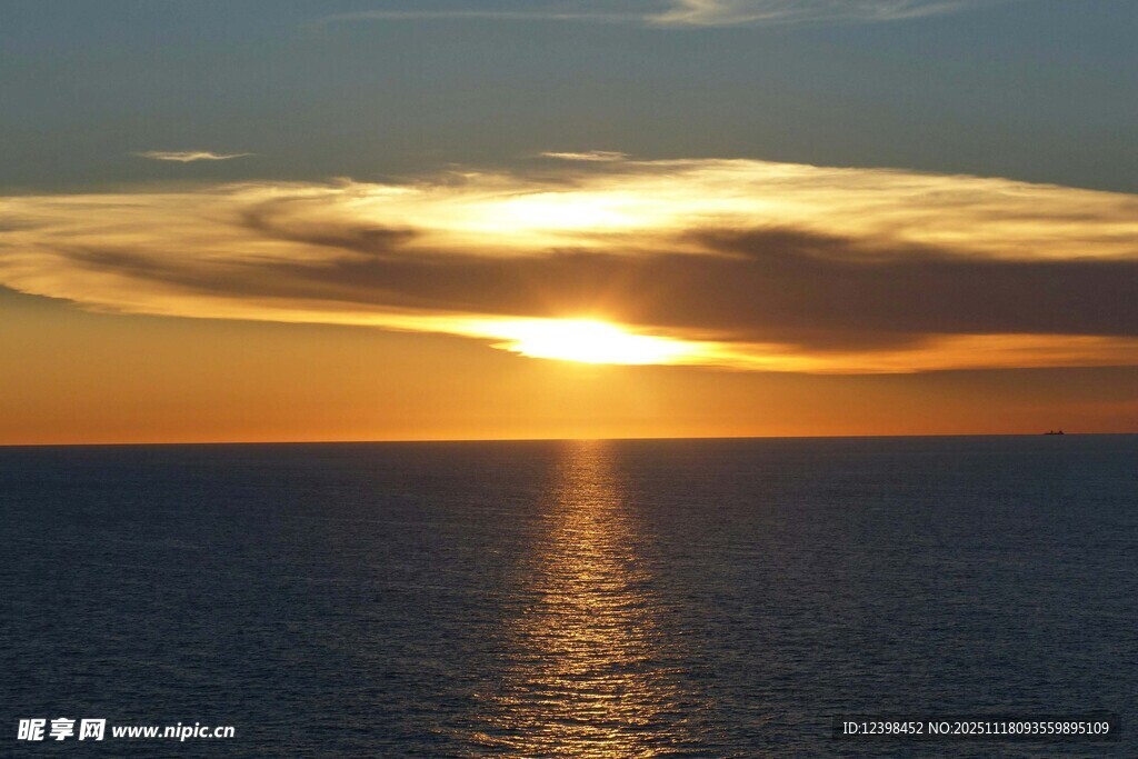 海上壮丽日落美景