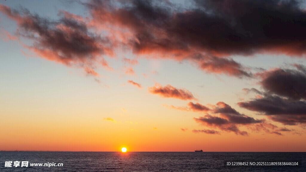 海上日落美景