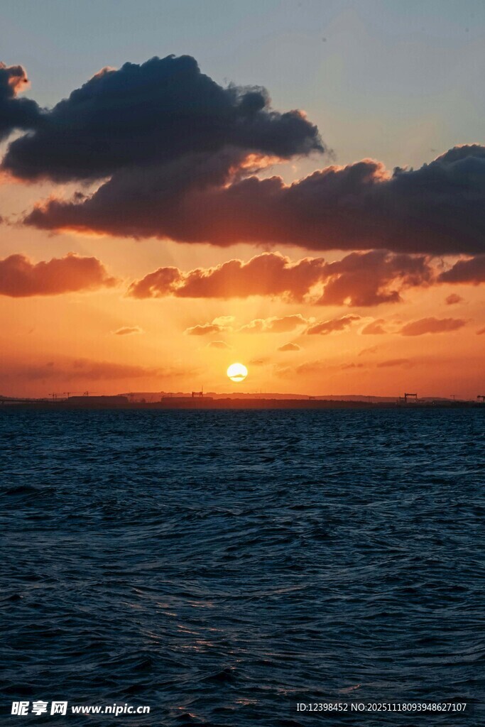 海上日落美景