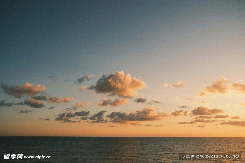 海上日落美景