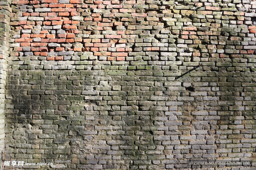 斑驳砖墙纹理特写