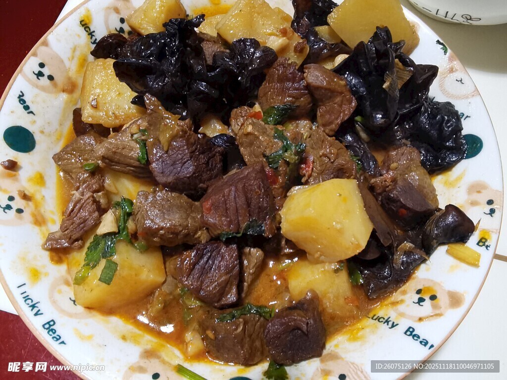 土豆木耳炒肉片美食图