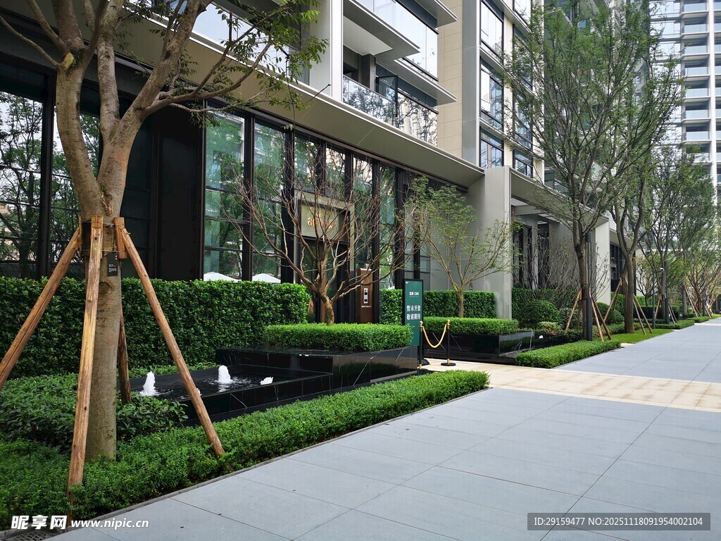 现代都市精致街道景观