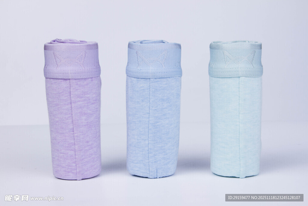 三色简约保温杯展示