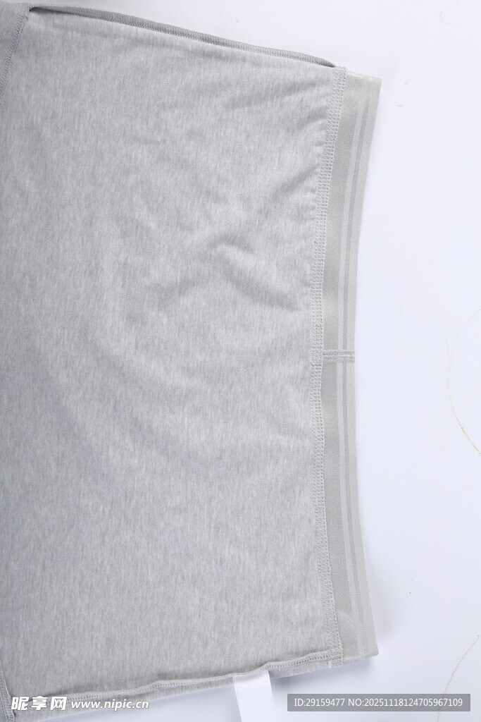 浅灰色褶皱布料
