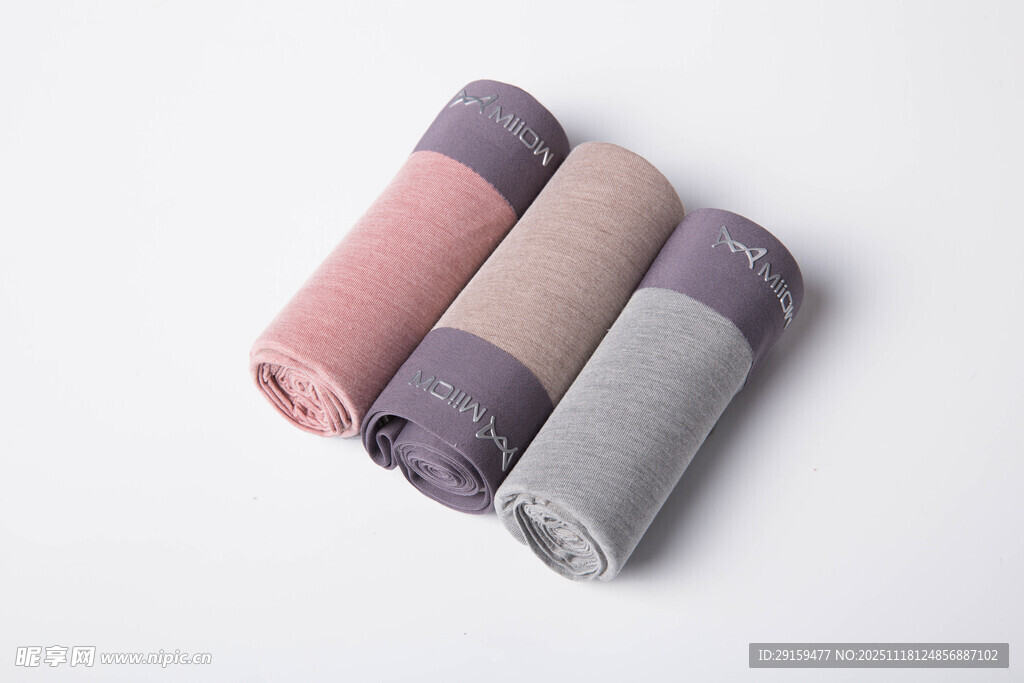 三色柔软毛巾卷