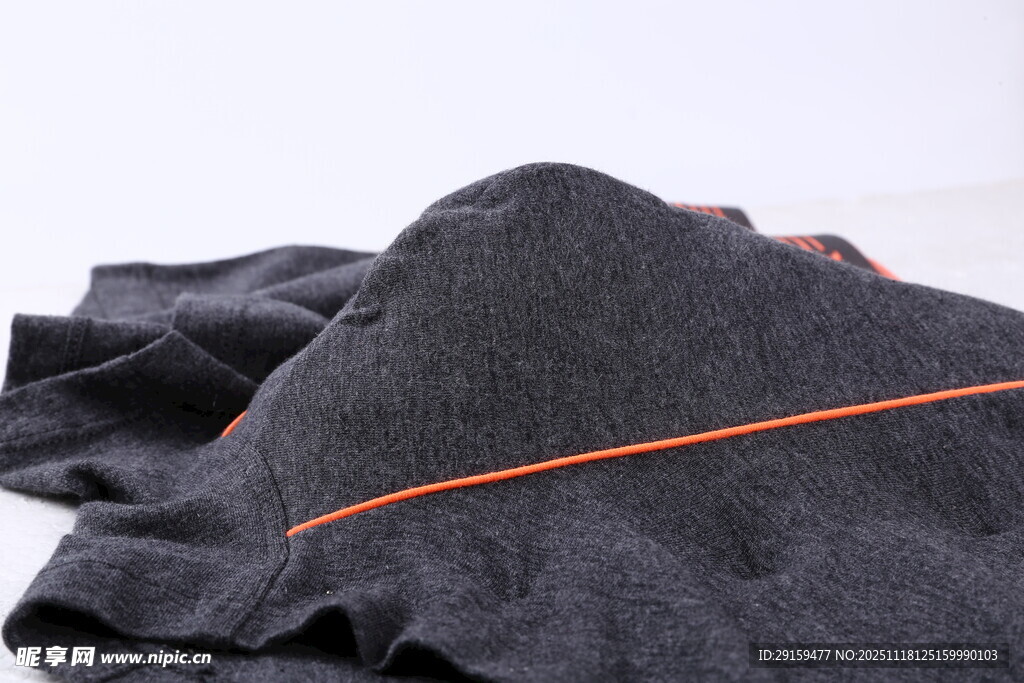 深灰布料带橙色条纹