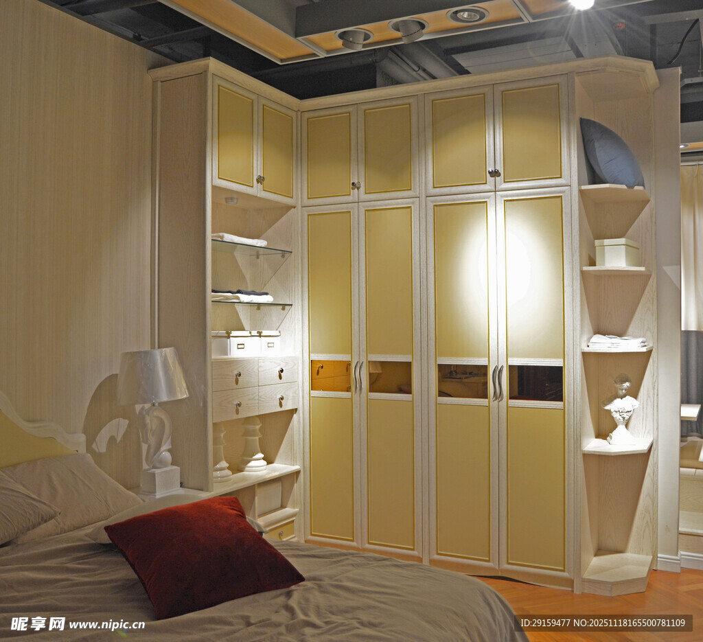 现代简约卧室衣柜设计