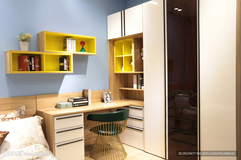 现代简约儿童房书桌衣柜组合