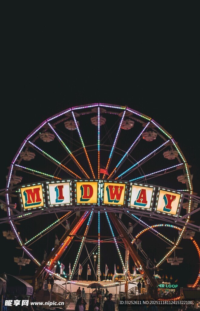 夜晚璀璨摩天轮游乐园景观